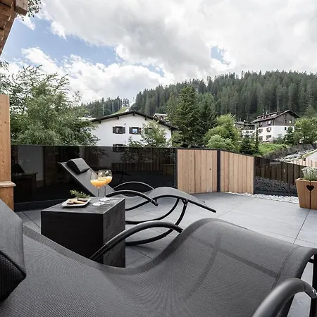 Alpine Days Mountain Couette-café *